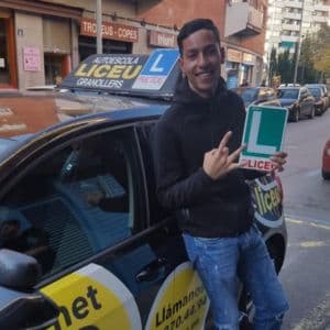 Aprovat a la primera convocatòria a Autoescola Liceu